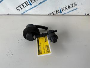 Gebruikte Brandstof Drukregelaar Mercedes C Combi (S203) 2.5 C-230 V6 24V Prijs € 14,95 Margeregeling aangeboden door Sterparts Mercedes specialist