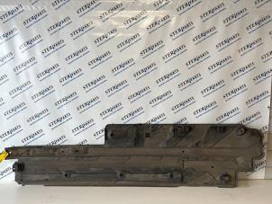 Gebruikte Beschermplaat bodem Mercedes C (W204) 2.2 C-180 CDI 16V BlueEFFICIENCY Prijs € 50,00 Margeregeling aangeboden door Sterparts Mercedes specialist