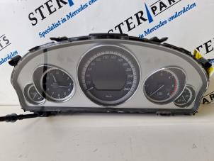 Gebruikte Tellerklok Mercedes E (W212) E-350 CDI V6 24V BlueEfficiency Prijs € 74,50 Margeregeling aangeboden door Sterparts Mercedes specialist