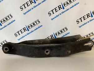 Begagnade Bakre gaffelben, höger Mercedes SL (R230) 3.7 SL-350 V6 18V Pris € 49,50 Marginaltabell erbjuds av Sterparts Mercedes specialist