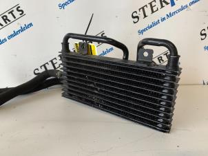 Gebruikte Oliekoeler Mercedes S (W221) 3.0 S-320 CDI 24V Prijs € 75,00 Margeregeling aangeboden door Sterparts Mercedes specialist