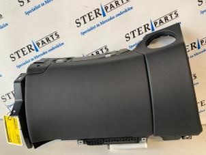 Używane Schowek w desce rozdzielczej Mercedes CLS (C219) 350 CGI 3.5 V6 24V Cena € 49,50 Procedura marży oferowane przez Sterparts Mercedes specialist