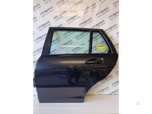 Gebruikte Portier 4Deurs links-achter Mercedes C Estate (S204) 2.2 C-180 CDI 16V BlueEFFICIENCY Prijs € 199,50 Margeregeling aangeboden door Sterparts Mercedes specialist