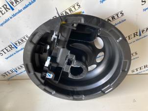 Używane Pojemnik na kolo zapasowe Mercedes CLK (C209) 1.8 200 K 16V Cena € 12,50 Procedura marży oferowane przez Sterparts Mercedes specialist