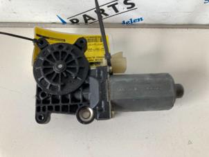 Gebruikte Motor electrisch raam Mercedes ML I (163) 2.7 270 CDI 20V Prijs € 24,95 Margeregeling aangeboden door Sterparts Mercedes specialist