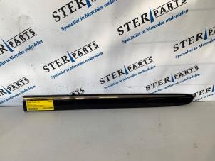 Begagnade Dörrstripe Mercedes E (W211) 2.2 E-200 CDI 16V Pris € 19,95 Marginaltabell erbjuds av Sterparts Mercedes specialist