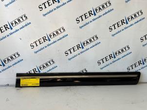 Begagnade Dörrstripe Mercedes E (W210) 2.2 E-200 CDI 16V Pris € 14,95 Marginaltabell erbjuds av Sterparts Mercedes specialist