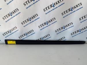 Begagnade Dörrstripe Mercedes ML II (164/4JG) 3.0 ML-280 CDI 4-Matic V6 24V Pris € 19,95 Marginaltabell erbjuds av Sterparts Mercedes specialist