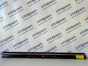 Begagnade Dörrstripe Mercedes E (W210) 2.2 E-200 CDI 16V Pris € 19,95 Marginaltabell erbjuds av Sterparts Mercedes specialist