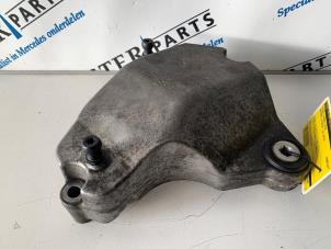 Begagnade Fäste, växellåda Mercedes B (W246) 1.6 B-180 BlueEFFICIENCY Turbo 16V Pris € 24,95 Marginaltabell erbjuds av Sterparts Mercedes specialist