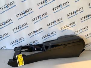 Gebruikte Middenconsoles Mercedes C Estate (S204) 2.2 C-180 CDI 16V BlueEFFICIENCY Prijs € 59,50 Margeregeling aangeboden door Sterparts Mercedes specialist