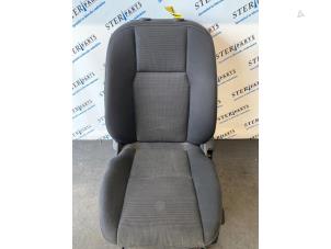 Gebruikte Stoel links Mercedes C Estate (S204) 2.2 C-180 CDI 16V BlueEFFICIENCY Prijs € 75,00 Margeregeling aangeboden door Sterparts Mercedes specialist
