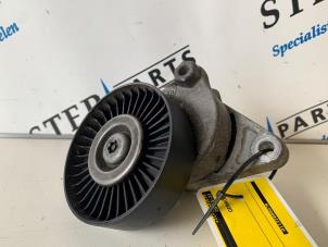 Gebruikte Spanrol Multiriem Mercedes E (W211) 3.2 E-320 V6 18V Prijs € 25,00 Margeregeling aangeboden door Sterparts Mercedes specialist