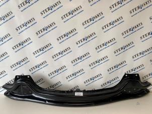 Gebruikte Bumperframe voor Mercedes Sprinter 3,5t (907.6/910.6) 311 CDI 2.0 D FWD Prijs € 253,50 Inclusief btw aangeboden door Sterparts Mercedes specialist