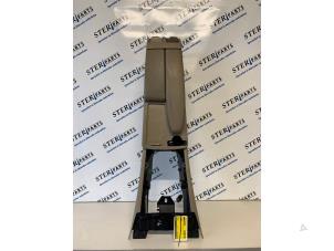 Gebruikte Middenconsoles Mercedes C Estate (S204) 2.2 C-200 CDI 16V . Prijs € 49,50 Margeregeling aangeboden door Sterparts Mercedes specialist