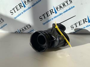 Begagnade Laddluftkylarrör Mercedes C Estate (S204) 2.2 C-200 CDI 16V . Pris € 20,00 Marginaltabell erbjuds av Sterparts Mercedes specialist