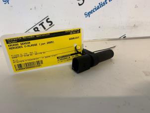 Begagnade Vevaxelsensor Mercedes C Estate (S204) 2.2 C-200 CDI 16V . Pris € 19,95 Marginaltabell erbjuds av Sterparts Mercedes specialist