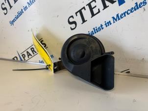 Begagnade Signalhorn Mercedes SLK (R171) 3.5 350 V6 24V Pris € 24,95 Marginaltabell erbjuds av Sterparts Mercedes specialist