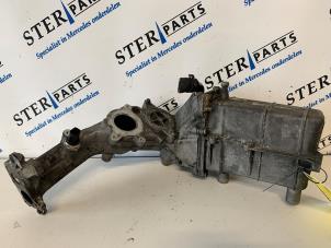 Używane Rura EGR Mercedes C Estate (S204) 2.2 C-200 CDI 16V . Cena € 74,00 Procedura marży oferowane przez Sterparts Mercedes specialist