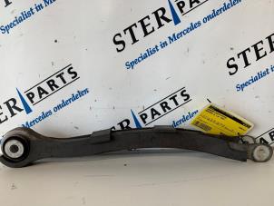 Begagnade Bakre gaffelben, höger Mercedes SL (R230) 5.0 SL-500 V8 24V Pris € 49,50 Marginaltabell erbjuds av Sterparts Mercedes specialist