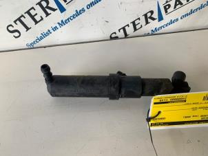 Begagnade Strålkastarspolare Mercedes B (W245) 2.0 B-200 16V Turbo Pris € 24,95 Marginaltabell erbjuds av Sterparts Mercedes specialist