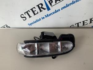 Nieuwe Knipperlicht spiegel links Mercedes E (W211) 1.8 E-200 K 16V Prijs € 96,74 Inclusief btw aangeboden door Sterparts Mercedes specialist