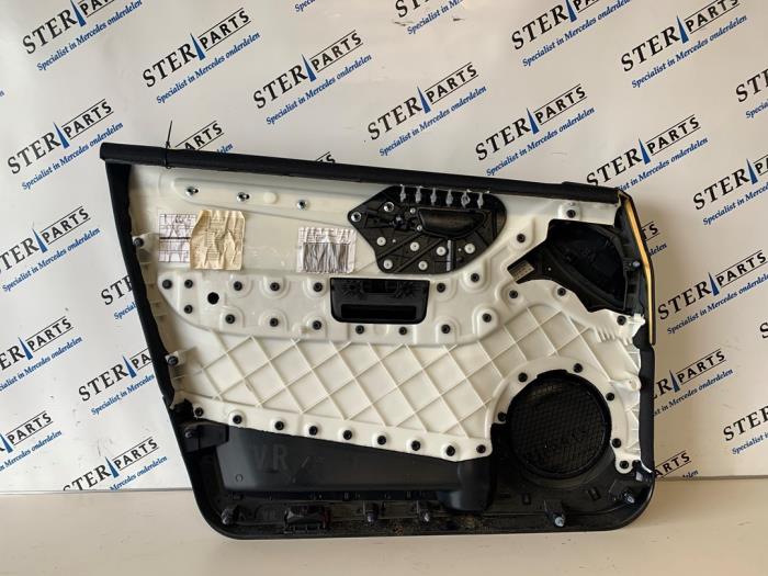 List, framdörr, 4-dörrars, höger från en Mercedes-Benz B (W245) 2.0 B-200 16V Turbo 2005