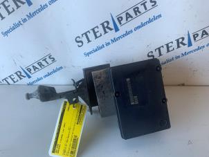 Begagnade ABS-pump Mercedes C (W203) 2.7 C-270 CDI 20V Pris € 74,50 Marginaltabell erbjuds av Sterparts Mercedes specialist