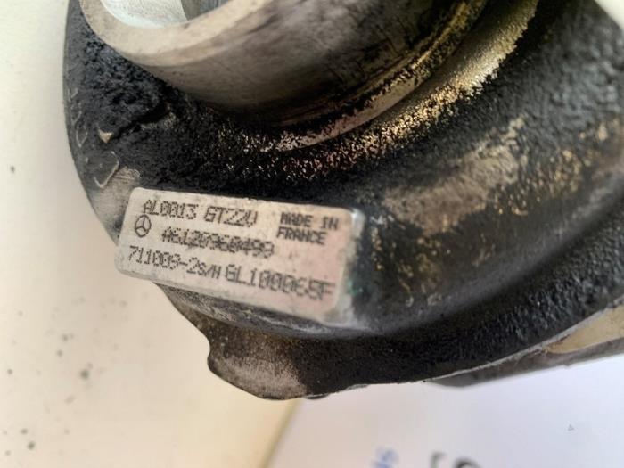 Turbo från en Mercedes-Benz C (W203) 2.7 C-270 CDI 20V 2004