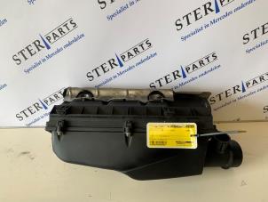 Begagnade Luftfilterhus Mercedes C (W203) 2.7 C-270 CDI 20V Pris € 24,95 Marginaltabell erbjuds av Sterparts Mercedes specialist