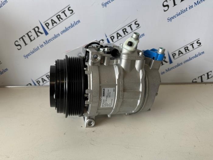 Aircopomp van een Mercedes-Benz SLK (R170) 2.0 200 16V 2000