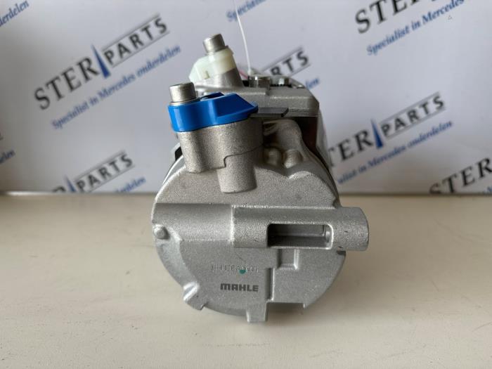 Aircopomp van een Mercedes-Benz SLK (R170) 2.0 200 16V 2000