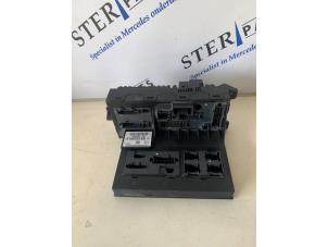 Gebruikte Comfort Module Mercedes E (W211) 2.2 E-200 CDI 16V Prijs € 100,00 Margeregeling aangeboden door Sterparts Mercedes specialist