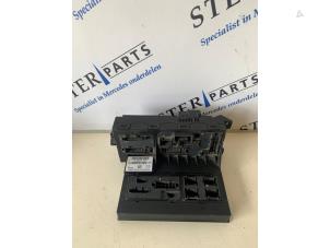 Gebruikte Comfort Module Mercedes E (W211) 2.2 E-200 CDI 16V Prijs € 100,00 Margeregeling aangeboden door Sterparts Mercedes specialist