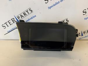 Gebruikte Navigatie Display Mercedes S (W221) 4.0 S-420 CDI V8 32V Prijs € 149,50 Margeregeling aangeboden door Sterparts Mercedes specialist