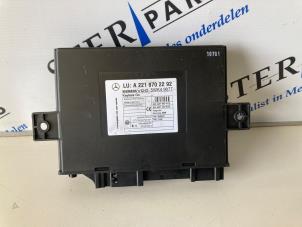 Gebruikte Keyless vehicle module Mercedes S (W221) 4.0 S-420 CDI V8 32V Prijs € 89,50 Margeregeling aangeboden door Sterparts Mercedes specialist