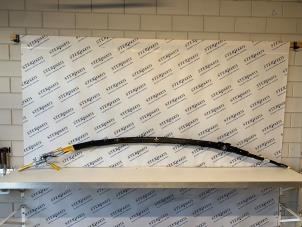 Gebruikte Side Airbag Mercedes S (W221) 4.0 S-420 CDI V8 32V Prijs € 74,50 Margeregeling aangeboden door Sterparts Mercedes specialist