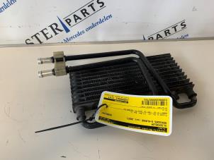 Gebruikte Oliekoeler Mercedes S (W221) 4.0 S-420 CDI V8 32V Prijs € 75,00 Margeregeling aangeboden door Sterparts Mercedes specialist