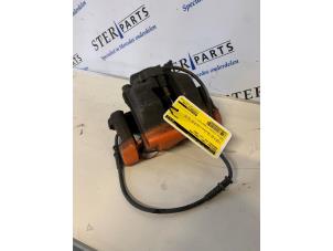 Gebruikte Remklauw (Tang) links-voor Mercedes SLK (R170) 2.0 200 16V Prijs € 24,95 Margeregeling aangeboden door Sterparts Mercedes specialist