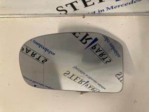 Begagnade Spegelglas, vänster Mercedes B (W245) 1.5 B-150 16V Pris € 14,95 Marginaltabell erbjuds av Sterparts Mercedes specialist