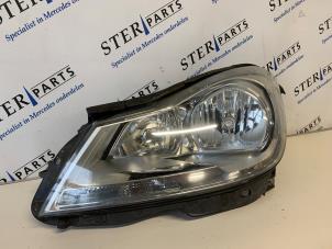 Gebruikte Linker Koplamp Mercedes C Estate (S204) 2.2 C-220 CDI 16V BlueEfficiency Prijs € 145,00 Margeregeling aangeboden door Sterparts Mercedes specialist