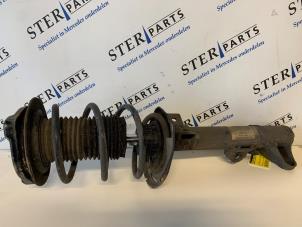 Gebruikte Schokbreker rechts-voor Mercedes C Estate (S204) 2.2 C-220 CDI 16V BlueEfficiency Prijs € 60,00 Margeregeling aangeboden door Sterparts Mercedes specialist