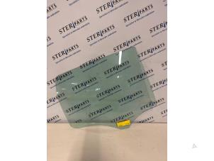 Begagnade Dörrfönster, 4-dörrars, höger bak Mercedes A (W169) 2.0 A-200 5-Drs. Pris € 24,95 Marginaltabell erbjuds av Sterparts Mercedes specialist