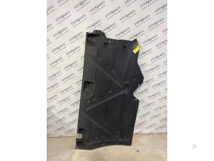 Begagnade Hasplåt Mercedes B (W245) 2.0 B-200 16V Pris € 34,95 Marginaltabell erbjuds av Sterparts Mercedes specialist