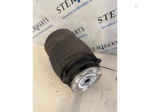 Begagnade Luftfjäder Mercedes C (W205) C-350 e 2.0 16V Pris € 195,00 Marginaltabell erbjuds av Sterparts Mercedes specialist