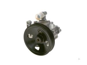 Nya Servostyrningspump Mercedes ML I (163) 500 5.0 V8 24V Pris € 362,40 Inklusive moms erbjuds av Sterparts Mercedes specialist