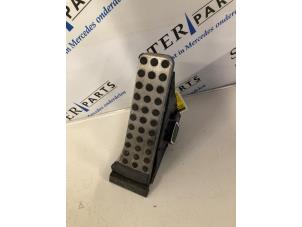 Gebruikte Gaspedaal Mercedes C Estate (S204) 3.0 C-320 CDI V6 24V Prijs € 45,00 Margeregeling aangeboden door Sterparts Mercedes specialist