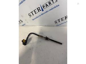 Gebruikte Uitlaat temperatuursensor Mercedes E (W212) E-200 CDI 16V BlueEfficiency,BlueTEC Prijs € 24,95 Margeregeling aangeboden door Sterparts Mercedes specialist