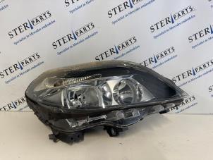 Begagnade Strålkastare, höger Mercedes B (W246) 1.6 B-180 BlueEFFICIENCY Turbo 16V Pris € 94,50 Marginaltabell erbjuds av Sterparts Mercedes specialist