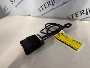 Begagnade Främre bältesspänne, vänster Mercedes B (W245) 2.0 B-200 16V Turbo Pris € 14,95 Marginaltabell erbjuds av Sterparts Mercedes specialist